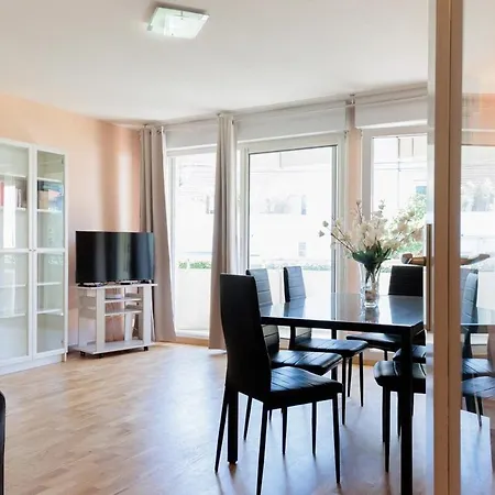 Apartment Comfortable Close To And Center *