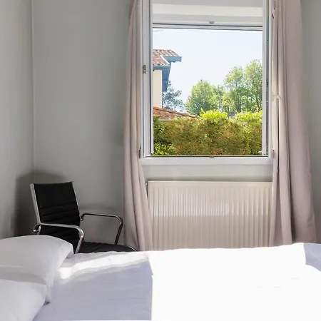 Apartment Comfortable Close To And Center *
