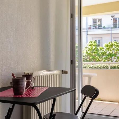 Apartment Comfortable Close To And Center
