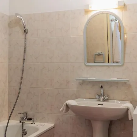 Comfortable Close To And Center * Biarritz